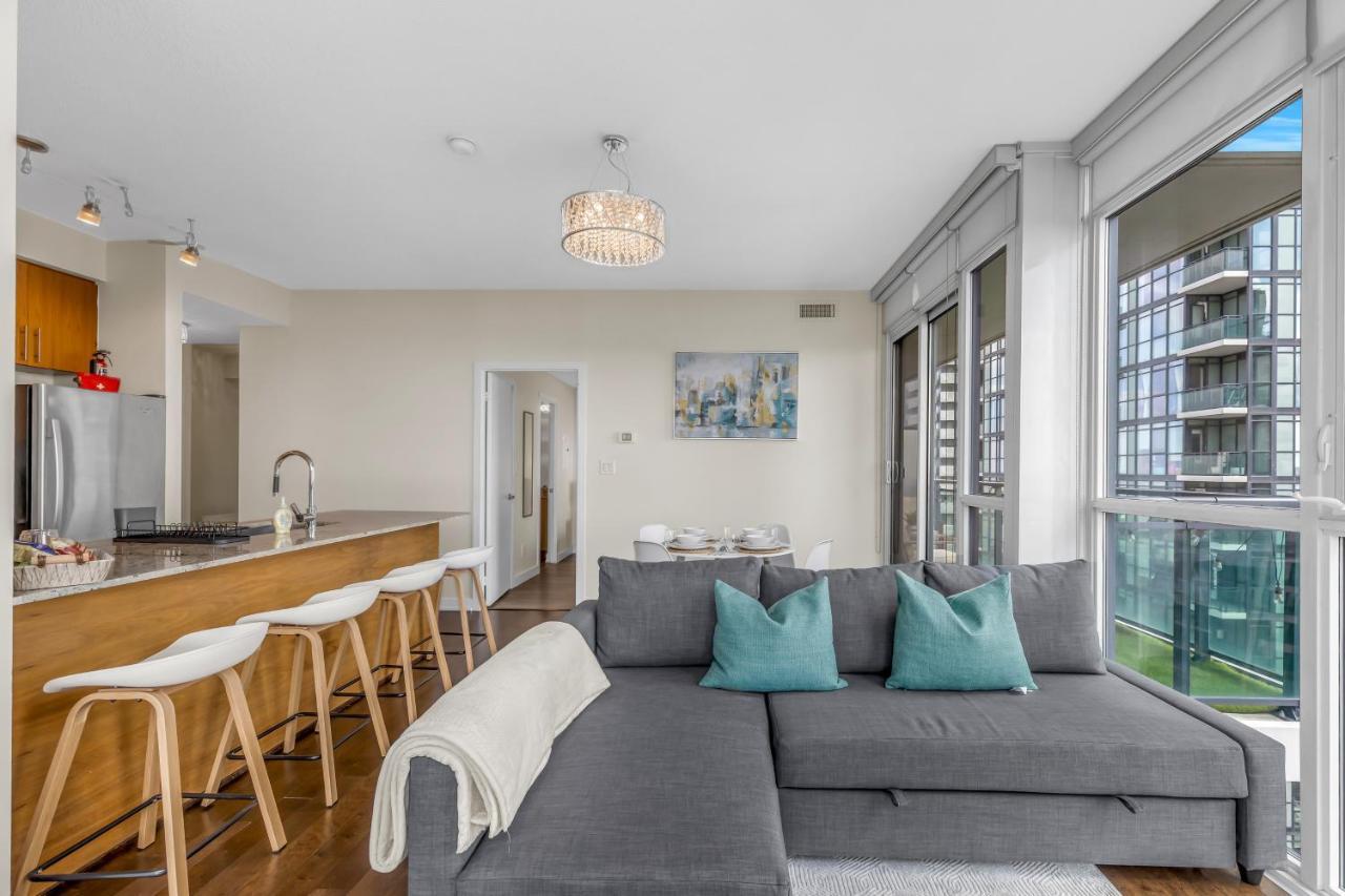 Ultra Luxurious 2.5 Bedroom 2 Full Bathroom 1 Parking Condo Near Sq1 Striking Views Mississauga Bagian luar foto