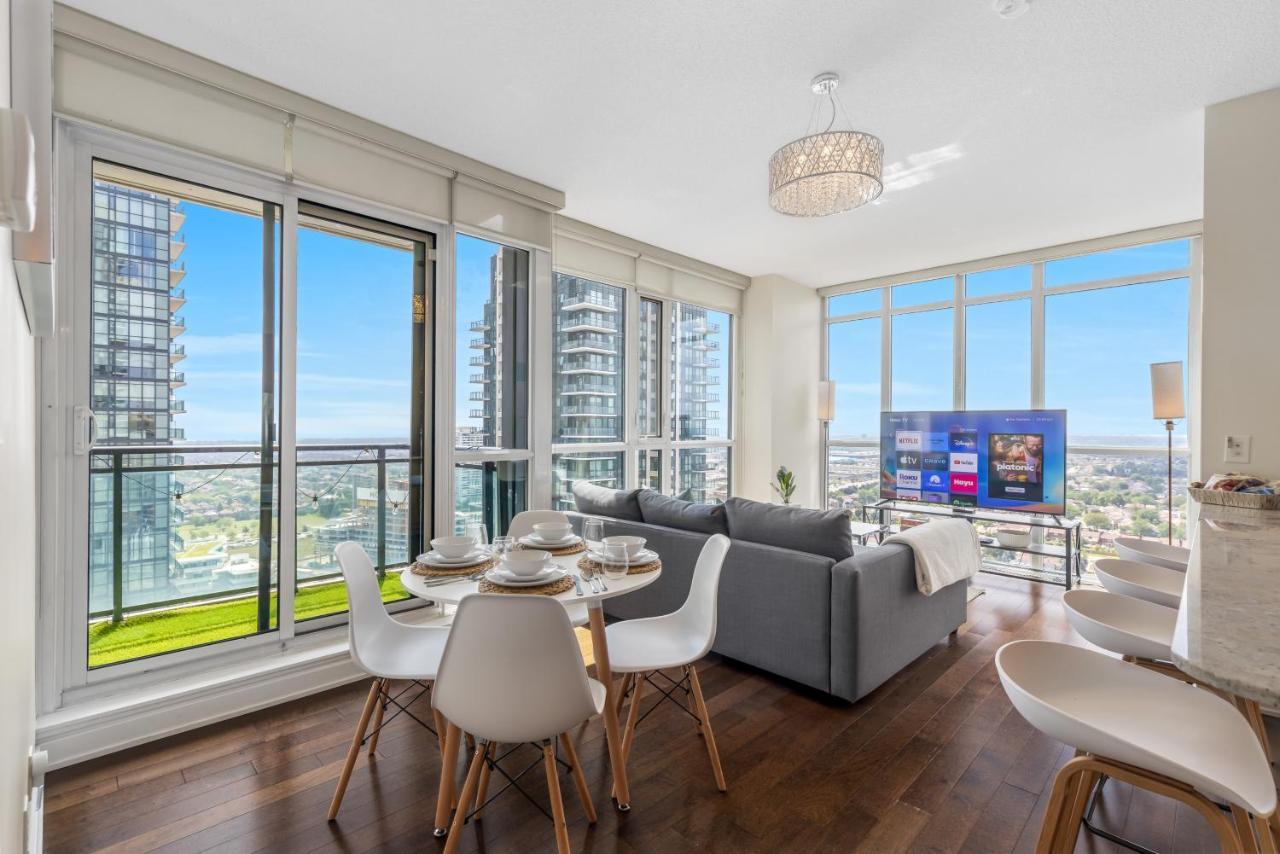 Ultra Luxurious 2.5 Bedroom 2 Full Bathroom 1 Parking Condo Near Sq1 Striking Views Mississauga Bagian luar foto