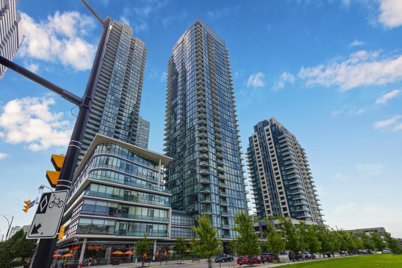 Ultra Luxurious 2.5 Bedroom 2 Full Bathroom 1 Parking Condo Near Sq1 Striking Views Mississauga Bagian luar foto