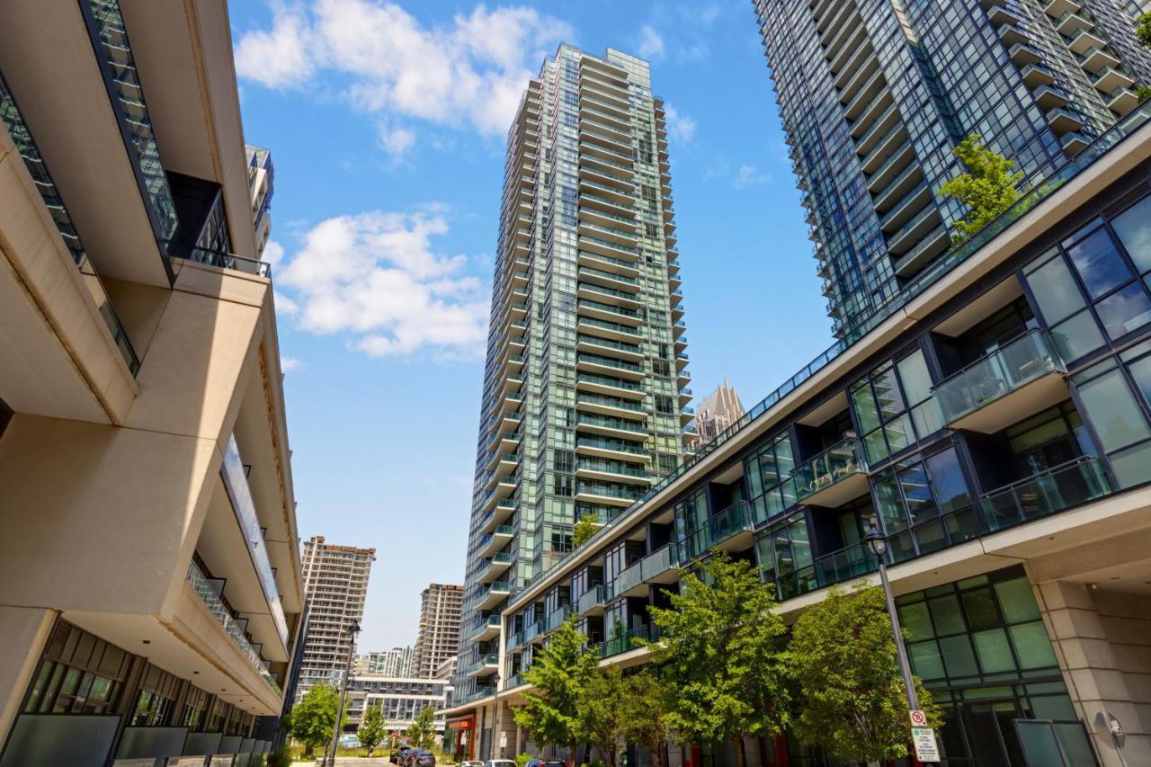 Ultra Luxurious 2.5 Bedroom 2 Full Bathroom 1 Parking Condo Near Sq1 Striking Views Mississauga Bagian luar foto