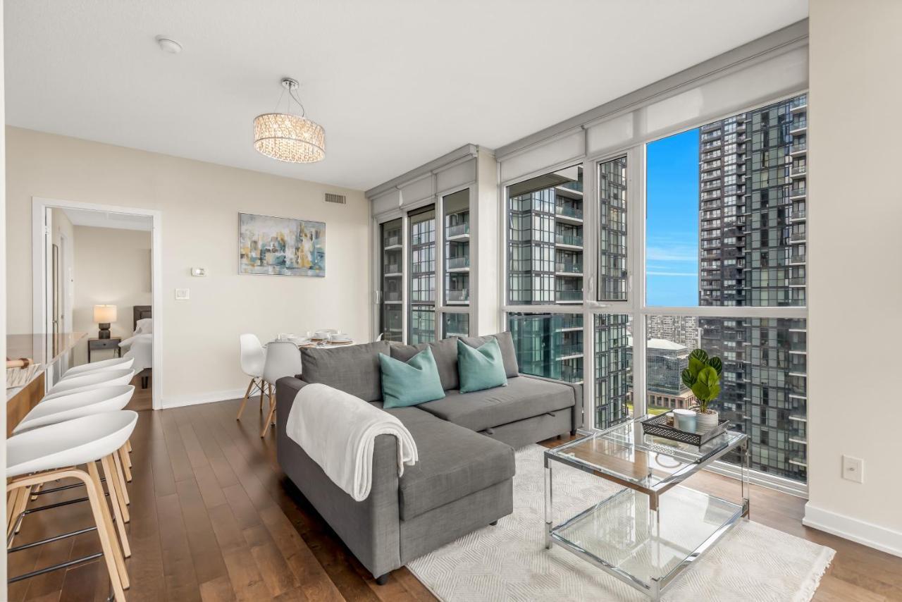 Ultra Luxurious 2.5 Bedroom 2 Full Bathroom 1 Parking Condo Near Sq1 Striking Views Mississauga Bagian luar foto